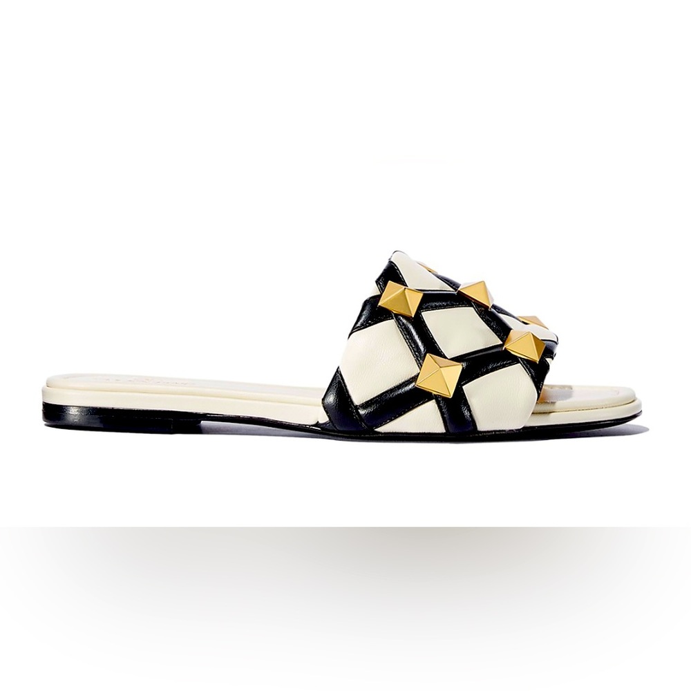 NWT Valentino Garavani Studded slide sandal size 6.5 white/black